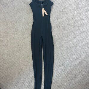 SKIMS | Tank Catsuit in Color Soot - Brand New!